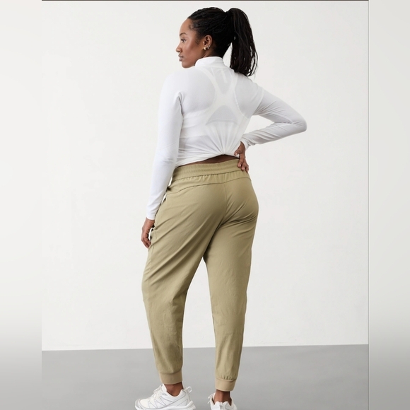 ATHLETA PLUS SIZE Trekkie North Jogger NWT Plus Size | Size: 26 UpF 40+ - Picture 2 of 16